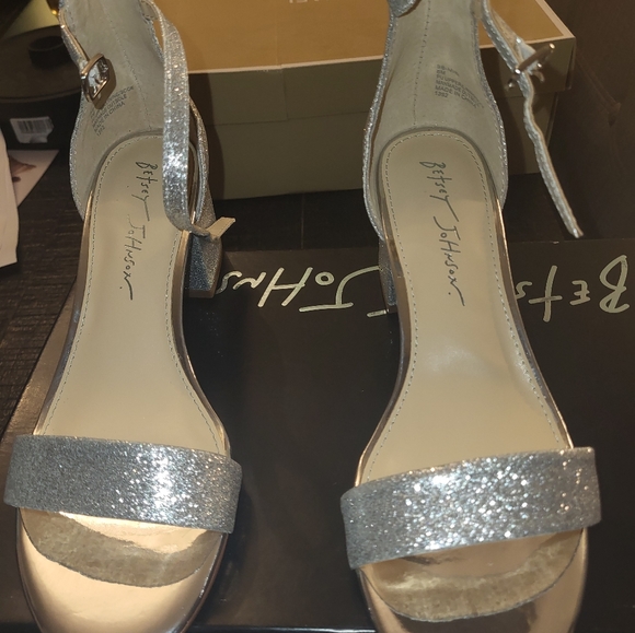 Shoes - Picture 2 of 3